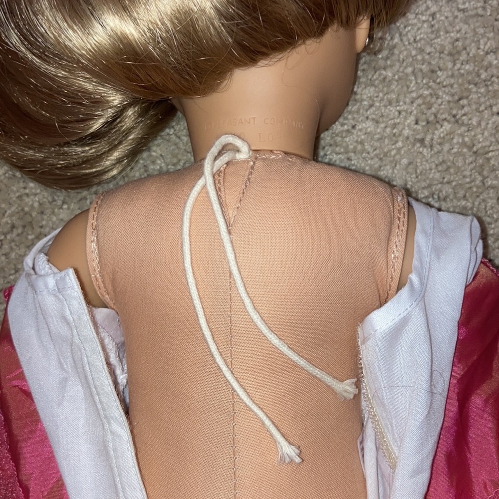 Pleasant Company American Girl Retired Elizabeth Cole - Picture 7 of 11